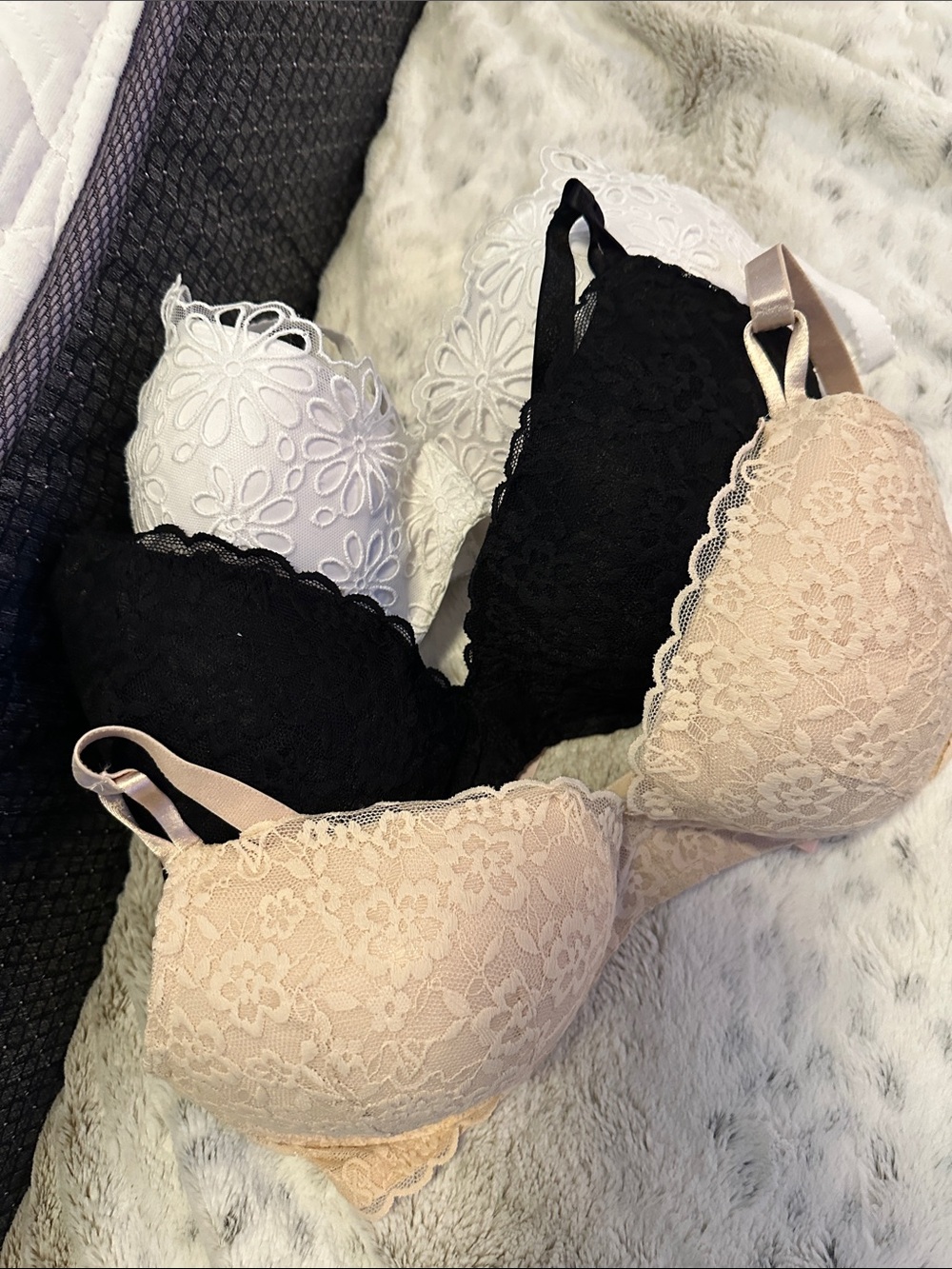 Victoria's Secret Nude Lace T-Shirt Bra